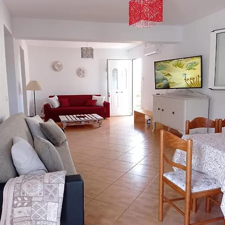 Marina's House Apartman Helmáta